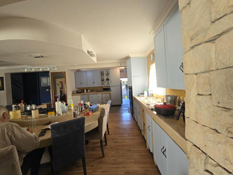 To Let 5 Bedroom Property for Rent in Lochnerhof Western Cape